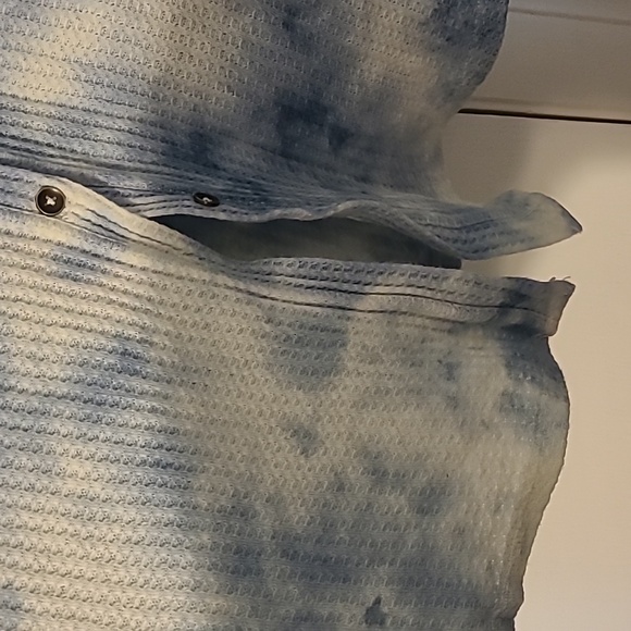 Lightweight tie-dye Thermal,  $4 if bundled - Picture 10 of 10